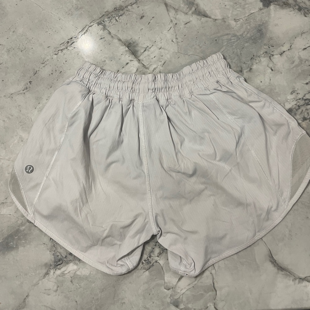 Womens Lululemon Hotty Hot Low Rise 4 inches size 2